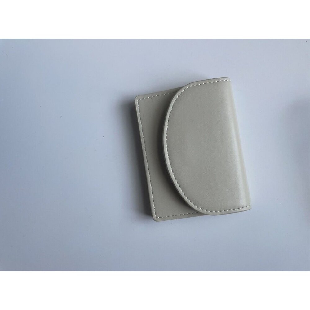 Small Cream Beige Wallet & Coin Purse – Compact Zip Closure Travel Accessory